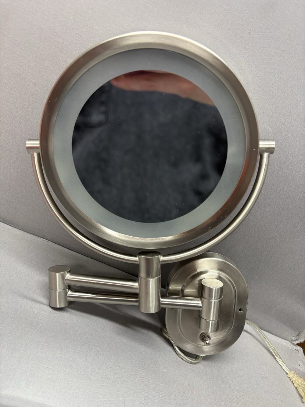 JERDON Wall-Mounted Magnifiying Makeup Mirror with Lights HL65N - Nickel